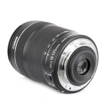 Canon zoom lens EF-s 18-135mm/3.5-5.6 IS STM (Canon EF-s)