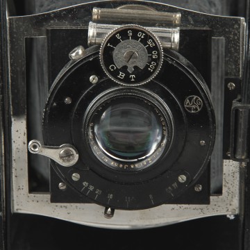 Форматная складная камера 9x12 + Triotar 135mm/6,3