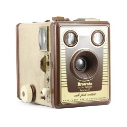 KODAK brownie Six-20 (Model F)